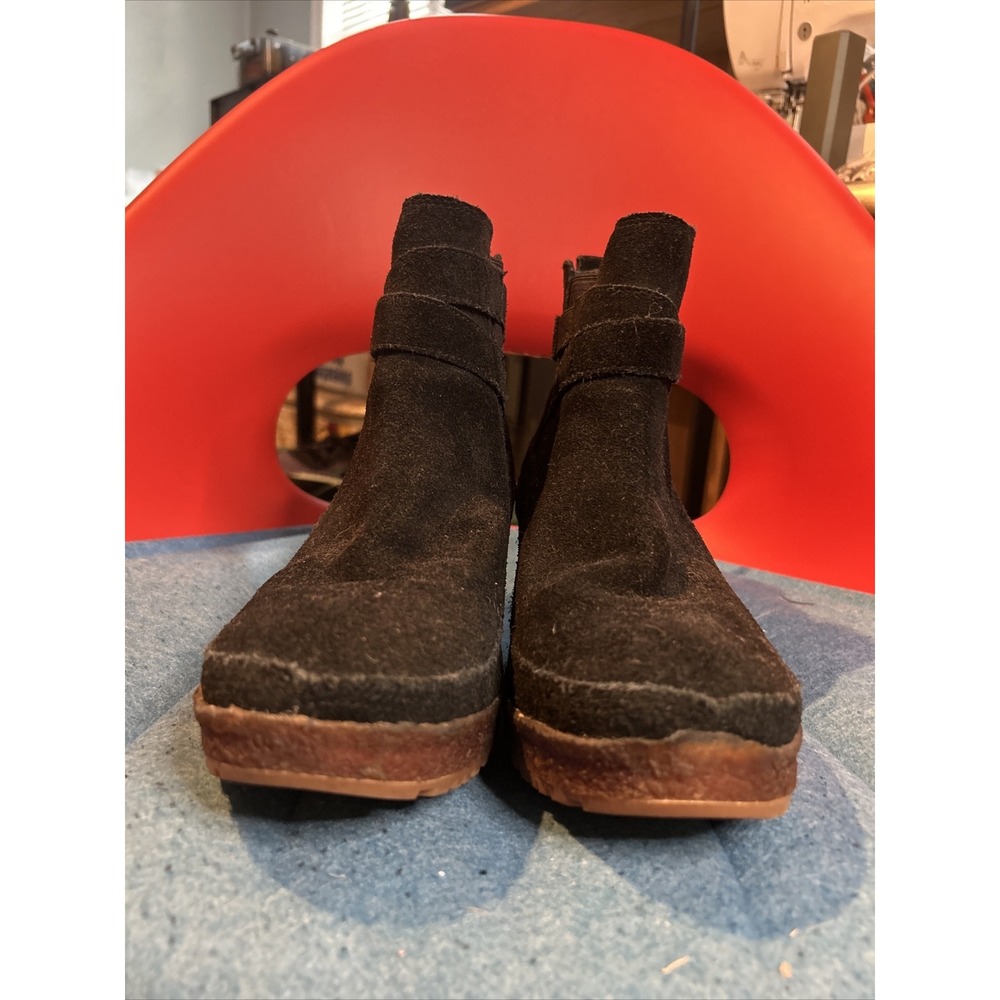 MERRELL Size 9.5 Suede Wedge Heel Tremblant Buckle Platform Boots Ankle Booties